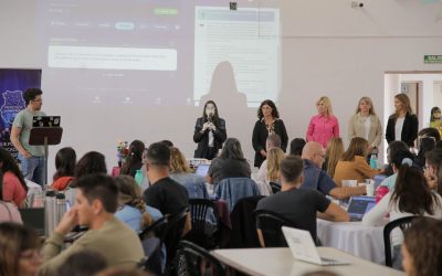 Docentes se capacitan en plataformas educativas que incorporan IA