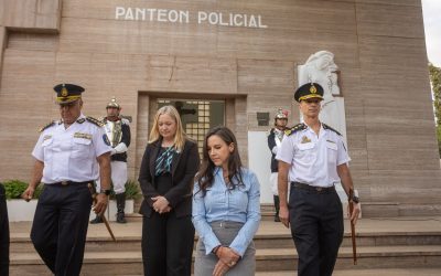 Mendoza rindió homenaje a los policías caídos en cumplimiento del deber