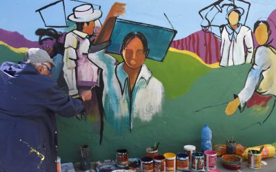 Los muros del Teatro Griego suman arte vendimial por los 90 años de la Fiesta Nacional de la Vendimia