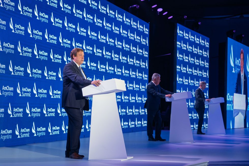 Cornejo destac&oacute; la previsibilidad de Mendoza en AmCham