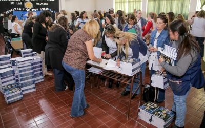Escuelas de niveles Inicial y Primario de San Rafael recibieron los libros Klofky 1 y 2