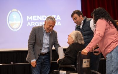 El Gobierno entregó 41 escrituras a familias de Las Heras y avanza en la regularización dominial