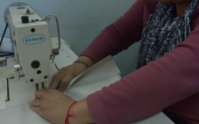 Reinserción laboral: el Gobierno oficializó el convenio para fortalecer el taller textil en El Borbollón