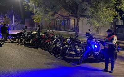 La Policía de Mendoza retuvo 11 motos en Guaymallén durante maniobras operativas y detectó múltiples infracciones