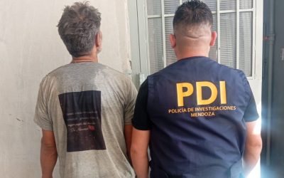 Junín: la Policía de Mendoza detuvo a un hombre que robaba placas en el cementerio