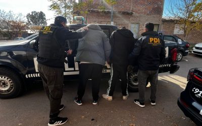 Detuvieron a dos sospechosos por el robo a un chofer de aplicación y recuperaron el auto en Godoy Cruz