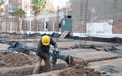 El Gobierno de Mendoza fortalece la infraestructura escolar y de seguridad en la Ciudad