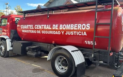 La Policía de Mendoza recuperó un camión de Bomberos que estaba para baja y lo transformó en una cisterna operativa