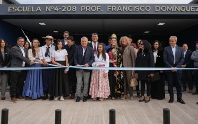 Cornejo inauguró en Junín una escuela construida en solo seis meses con un innovador sistema de edificación