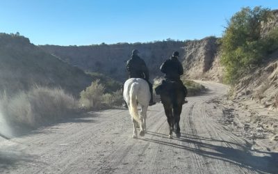 La Policía Montada de San Rafael localizó a un hombre perdido en zona rural tras un operativo de rastrillaje
