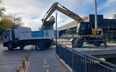 Hidráulica avanza con trabajos de limpieza en el colector Frías para mejorar el escurrimiento aluvional