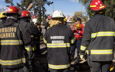 Con simulacros extremos y rescates en montaña, la Policía de Mendoza entrena a los nuevos bomberos que se sumarán a las emergencias