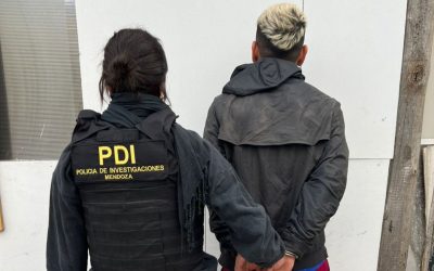 La Policía lo buscaba por un homicidio, intentó escapar por un descampado y terminó detenido