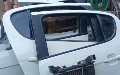 Intentaba desarmar un auto robado en La Favorita y fue aprehendido
