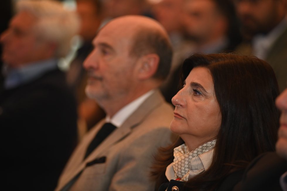 Cornejo abrió Vinexpo Explorer y apuntó a más exportaciones de vino