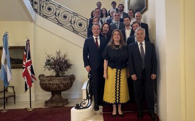 Cornejo mostró a Mendoza en Londres como un destino confiable para la inversión ante referentes del sistema financiero global