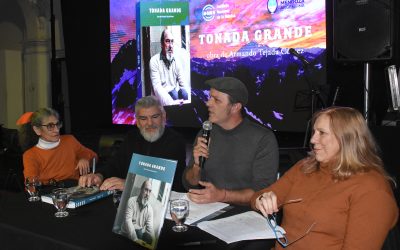 Tonada grande, el libro dedicado a Armando Tejada Gómez, se presentó en la Sala Elina Alba