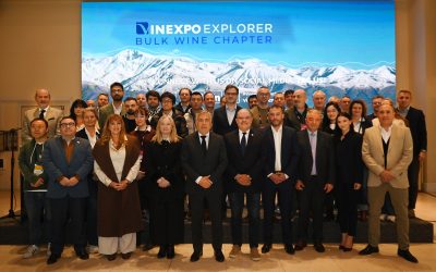 Cornejo encabezó la apertura de Vinexpo Explorer Mendoza 2026: The Bulk Chapter, el primer encuentro mundial dedicado al vino a granel