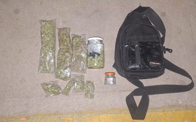 Patrullaje preventivo en Godoy Cruz: la Policía frenó una moto sin patente y descubrió que su conductor transportaba droga