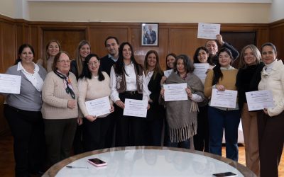Salud especializa a obstetras de centros de salud para detectar riesgos en embarazos