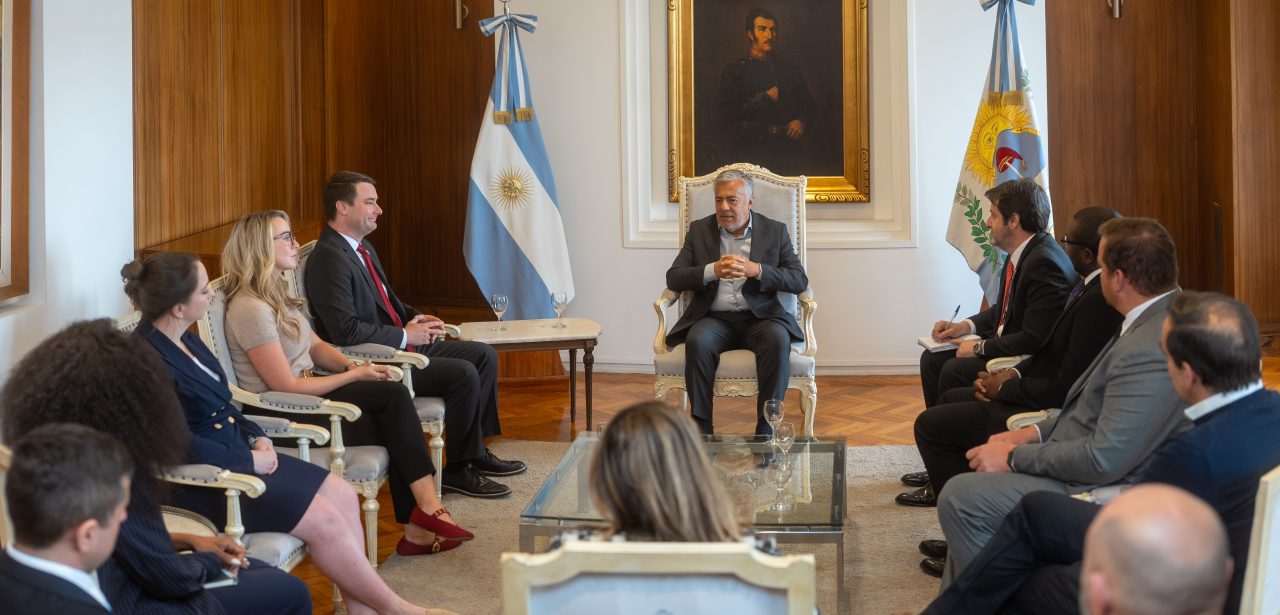 Cornejo destac&oacute; el potencial de Mendoza ante dirigentes de EE.UU.